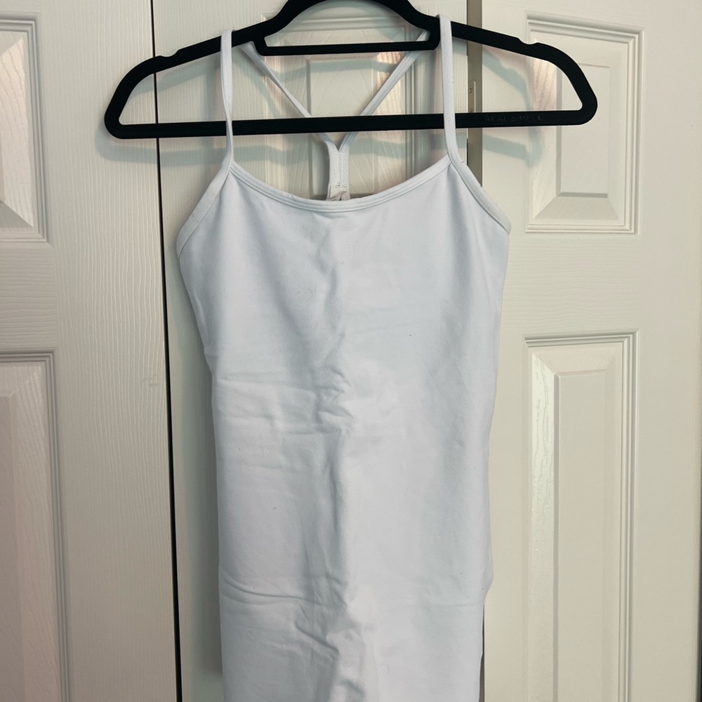 Lululemon power y-tank.